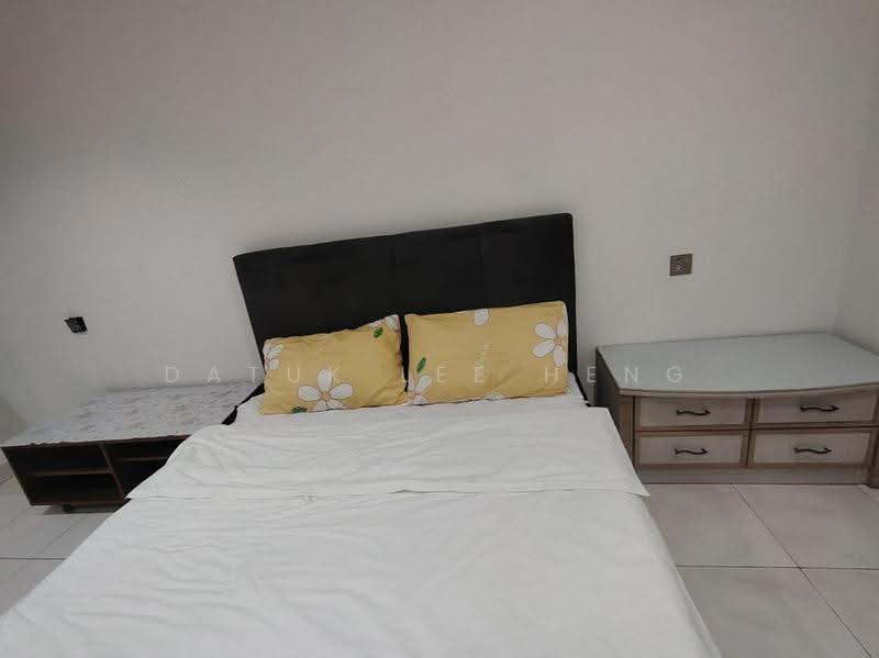 Semi-Detached House for Rent in Taman Chateau (Ipoh) - Datuk Lee Heng - Bedroom - PropertyGuru.com.my