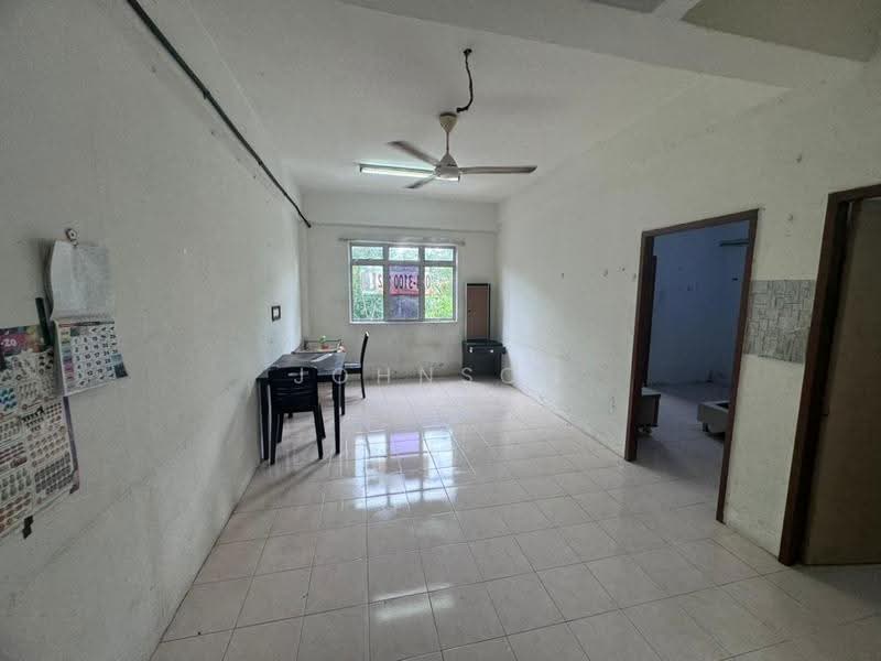 Apartment for Sale at Taman Putri Kulai - Johnson Chen - Living Room - PropertyGuru.com.my