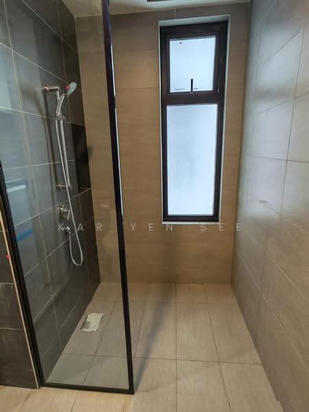 Kediaman Servis untuk Dijual di The Arcuz - Kar Yen See - Bathroom - PropertyGuru.com.my