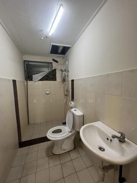 Service Residence for Sale at Koi Kinrara - Adi Fahmi - Bathroom - PropertyGuru.com.my