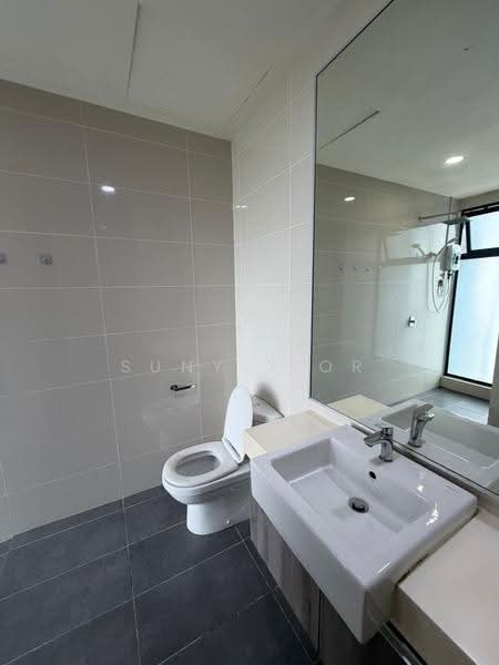 Kediaman Servis untuk Disewa di Southkey Mosaic - Suny Sior - Bathroom - PropertyGuru.com.my