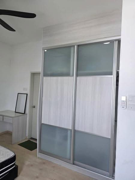 Kondominium untuk Disewa di Parkhill Residence - Fly Lim - Bedroom - PropertyGuru.com.my