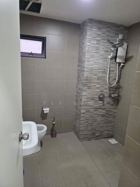 Kondominium untuk Disewa di Parkhill Residence - Fly Lim - Bathroom - PropertyGuru.com.my
