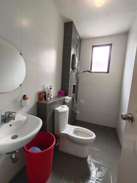 Rumah Berkembar untuk Dijual di Setia Damai (Setia Alam) - Elwin Chok - Bathroom - PropertyGuru.com.my