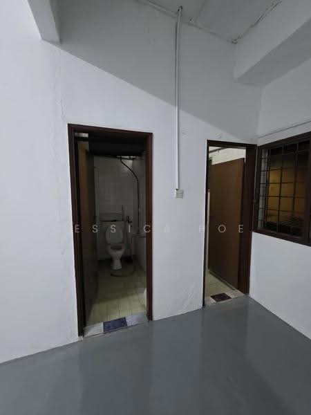Shop / Office for Rent in Shah Alam (Selangor) - Jessica Hoe - Bathroom - PropertyGuru.com.my