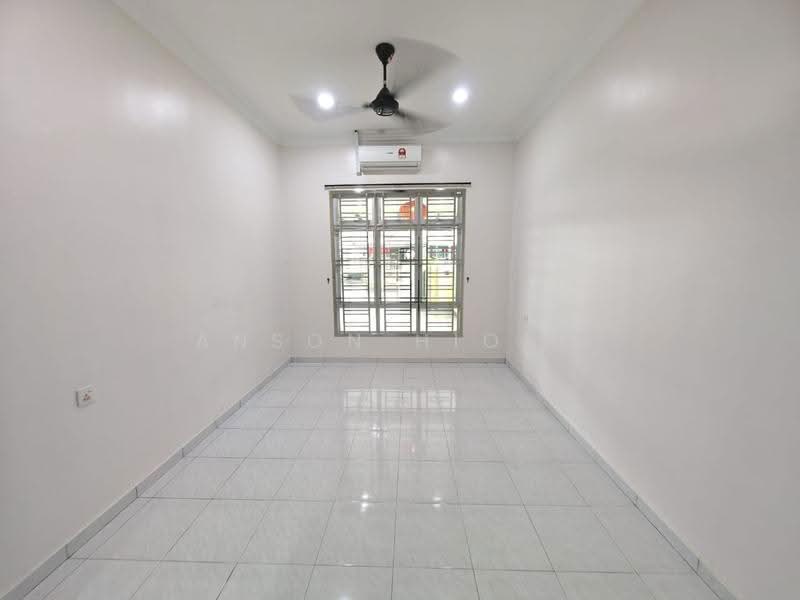 1.5-storey Terraced House for Sale in Bandar Indahpura (Kulai) - Anson Hiong - PropertyGuru.com.my