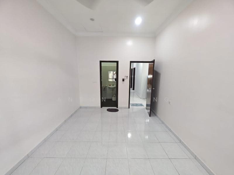 1.5-storey Terraced House for Sale in Bandar Indahpura (Kulai) - Anson Hiong - PropertyGuru.com.my