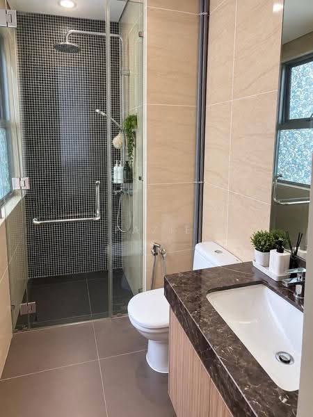 Kondominium untuk Disewa di Cappella Embassy - Fazie Noor - Bathroom - PropertyGuru.com.my