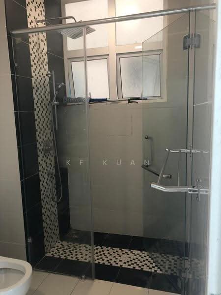 Service Residence for Sale at Skypod Residence - KF Kuan - Bathroom - PropertyGuru.com.my