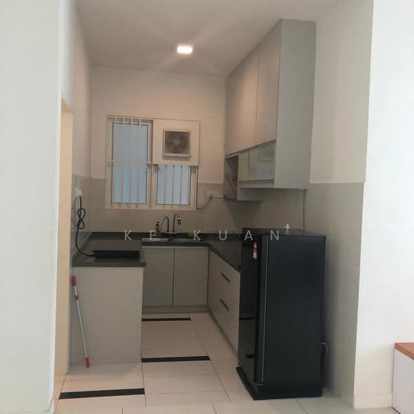 Service Residence for Sale at Skypod Residence - KF Kuan - Kitchen - PropertyGuru.com.my