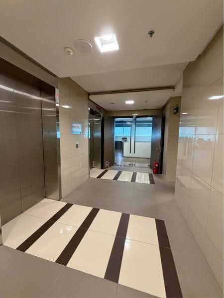 Pejabat untuk Disewa di KL Eco City (Kuala Lumpur) - Fernn - Corridor - PropertyGuru.com.my