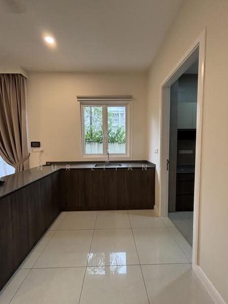3-storey Terraced House for Rent in Mont Kiara (Kuala Lumpur) - Nur Liyana . - Kitchen - PropertyGuru.com.my