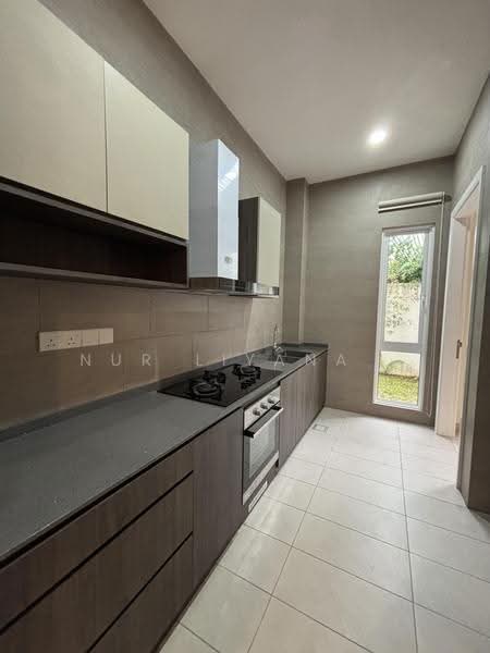 3-storey Terraced House for Rent in Mont Kiara (Kuala Lumpur) - Nur Liyana . - Kitchen - PropertyGuru.com.my