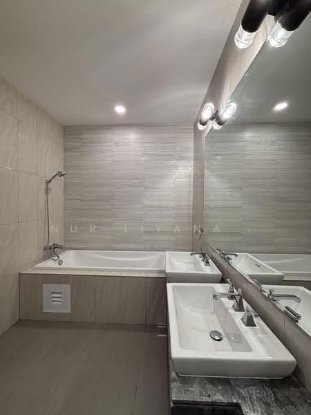 3-storey Terraced House for Rent in Mont Kiara (Kuala Lumpur) - Nur Liyana . - Bathroom - PropertyGuru.com.my