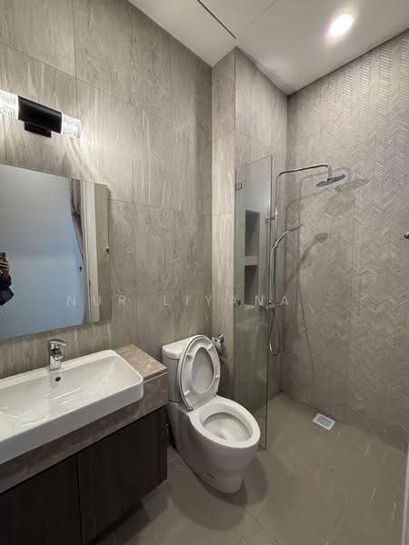 3-storey Terraced House for Rent in Mont Kiara (Kuala Lumpur) - Nur Liyana . - Bathroom - PropertyGuru.com.my