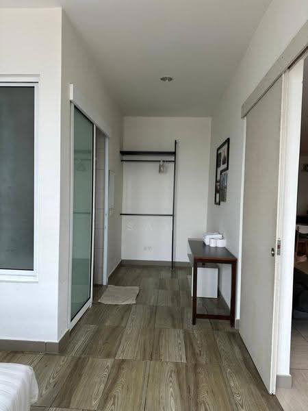 Kediaman Servis untuk Dijual di The Octagon - Sam . - Corridor - PropertyGuru.com.my