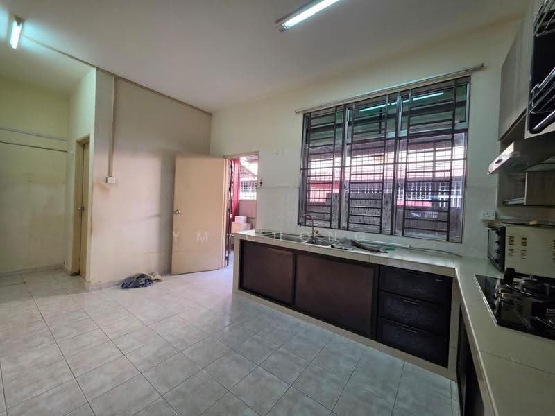 Rumah Teres 2-Tingkat untuk Dijual di Taman Angkasa Nuri (Durian Tunggal) - YM Chong - Kitchen - PropertyGuru.com.my