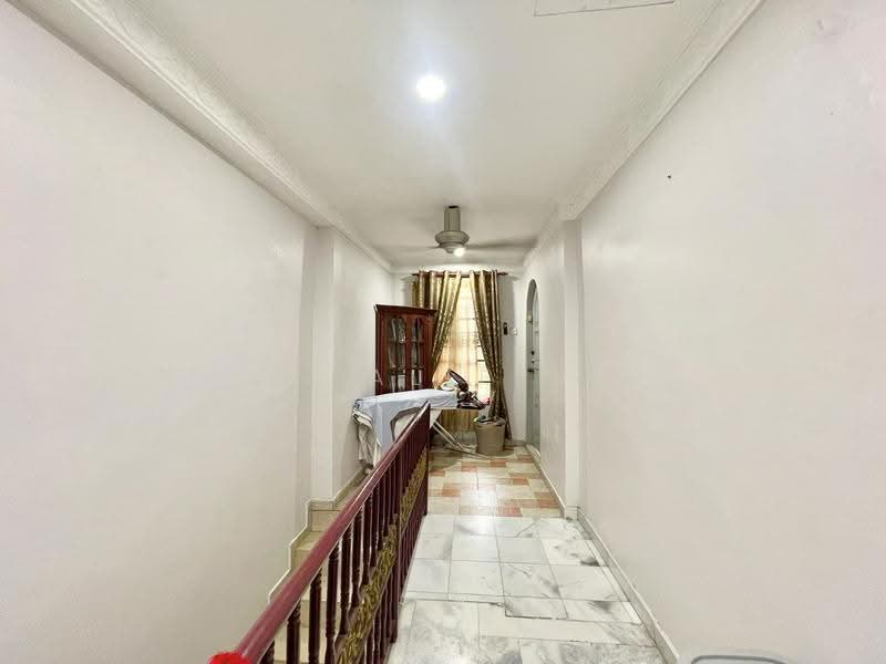 2-storey Terraced House for Sale in Puchong Perdana (Selangor) - Alif Saad - Corridor - PropertyGuru.com.my