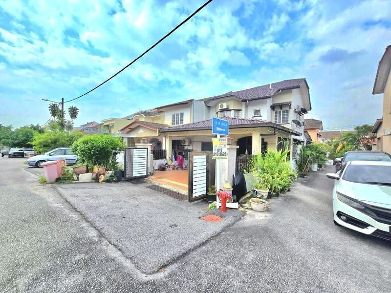 2-storey Terraced House for Sale in Kota Damansara (Selangor) - Shafiq Amerudin - Exterior - PropertyGuru.com.my