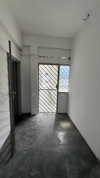 Shop / Office for Rent in Taman Johor Jaya (Johor Bahru) - Glenn Woo - Entrance - PropertyGuru.com.my