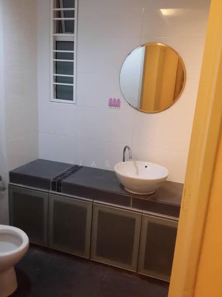 Kediaman Servis untuk Disewa di Ritze Perdana 2 - Jason Low - Bathroom - PropertyGuru.com.my