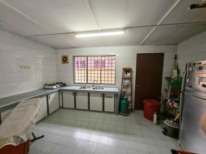 2-storey Terraced House for Rent in SS2 (Petaling Jaya) - Ivan Lee - Kitchen - PropertyGuru.com.my