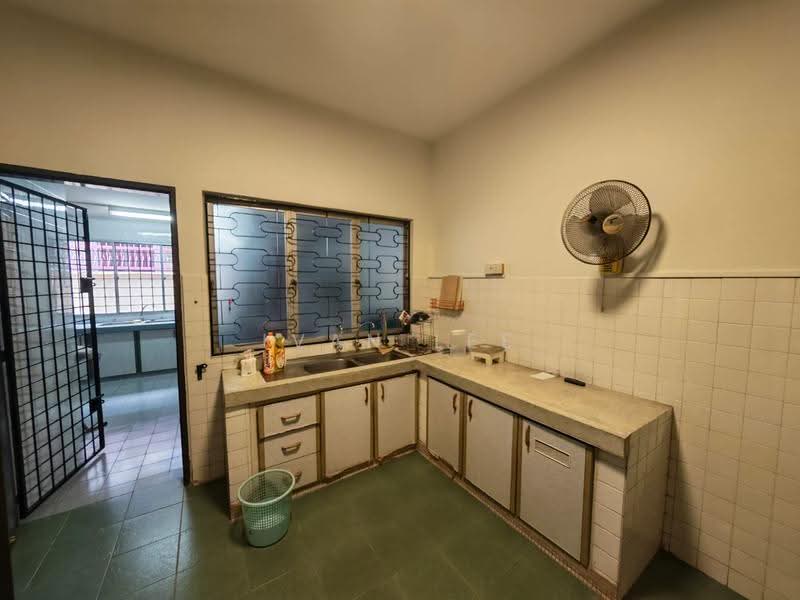 2-storey Terraced House for Rent in SS2 (Petaling Jaya) - Ivan Lee - Kitchen - PropertyGuru.com.my