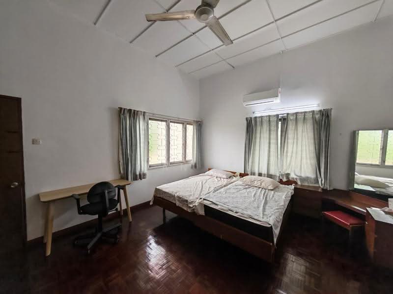 2-storey Terraced House for Rent in SS2 (Petaling Jaya) - Ivan Lee - Bedroom - PropertyGuru.com.my