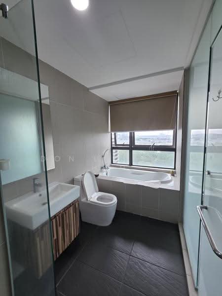 Kondominium untuk Disewa di Cristal Serin Residence - Don Lee Kah Hou - Bathroom - PropertyGuru.com.my