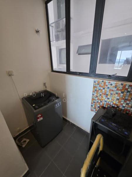 Kondominium untuk Disewa di Cristal Serin Residence - Don Lee Kah Hou - Balcony - PropertyGuru.com.my