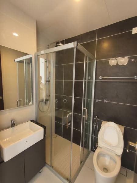 Condominium for Sale at Kings Bay @ Country Garden Danga Bay - Neilson Tan - Bathroom - PropertyGuru.com.my