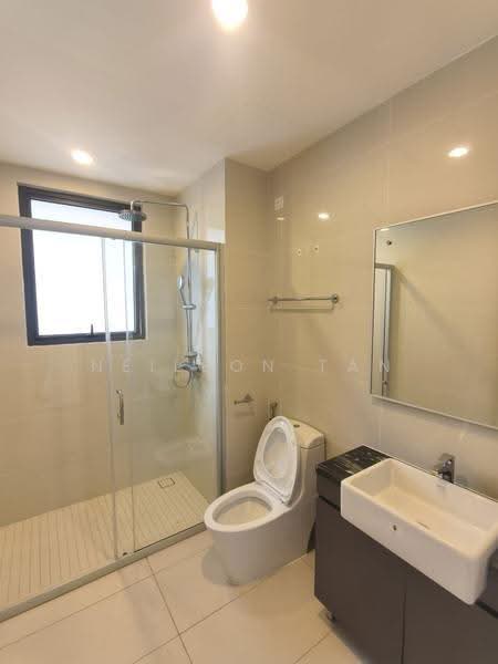 Condominium for Sale at Kings Bay @ Country Garden Danga Bay - Neilson Tan - Bathroom - PropertyGuru.com.my