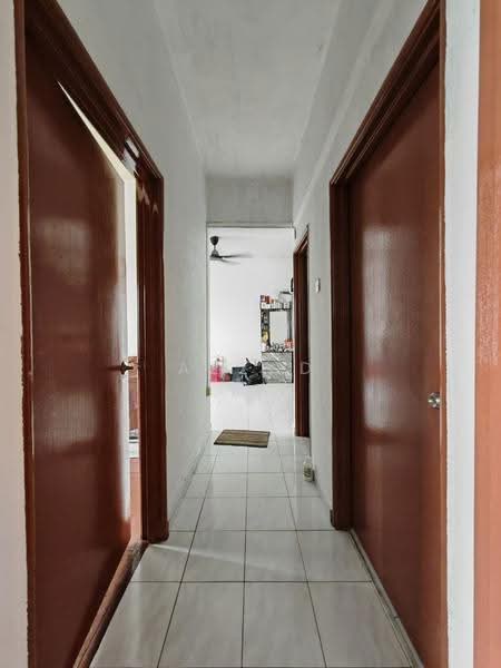 Apartment for Sale at Pangsapuri Anggerik Indah - Azzad Zarull - Corridor - PropertyGuru.com.my