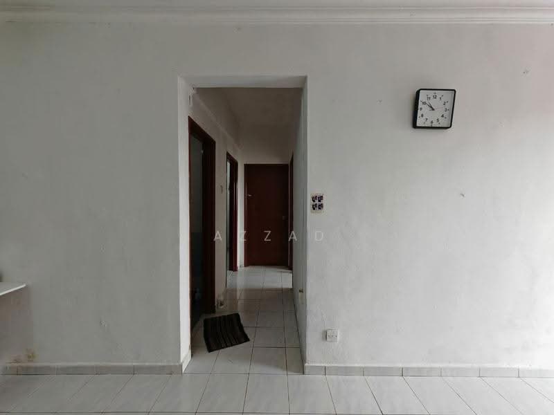 Apartment for Sale at Pangsapuri Anggerik Indah - Azzad Zarull - Corridor - PropertyGuru.com.my