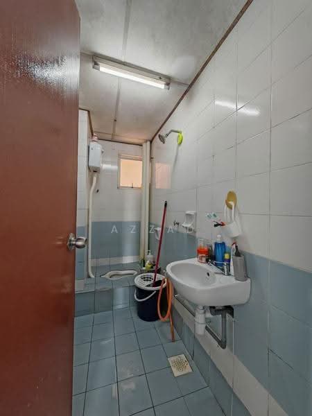 Apartment for Sale at Pangsapuri Anggerik Indah - Azzad Zarull - Bathroom - PropertyGuru.com.my