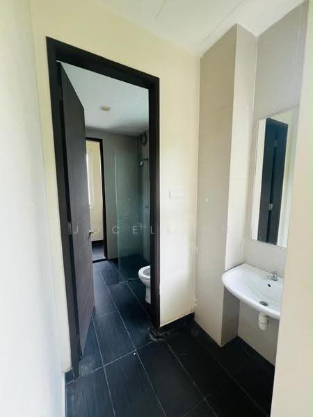 Semi-Detached House for Rent in Bayan Lepas (Penang) - Jocellynn Lee - Bathroom - PropertyGuru.com.my