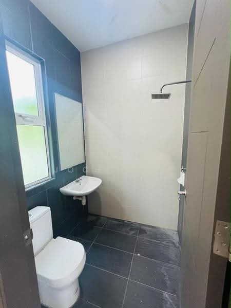 Semi-Detached House for Rent in Bayan Lepas (Penang) - Jocellynn Lee - Bathroom - PropertyGuru.com.my