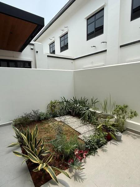 2-storey Terraced House for Sale in Taman Molek (Johor Bahru) - Pei Lu On - Exterior - PropertyGuru.com.my
