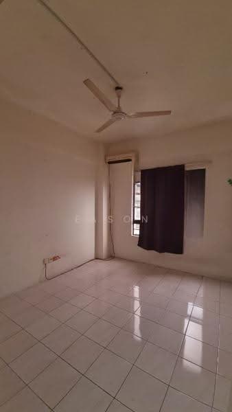 Tanah Kediaman untuk Disewa di Puchong (Selangor) - Eason Hong - Living Room - PropertyGuru.com.my