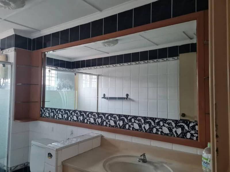 Rumah Teres 2-Tingkat untuk Dijual di Bukit Rahman Putra (Sungai Buloh) - Chin JL - Bathroom - PropertyGuru.com.my