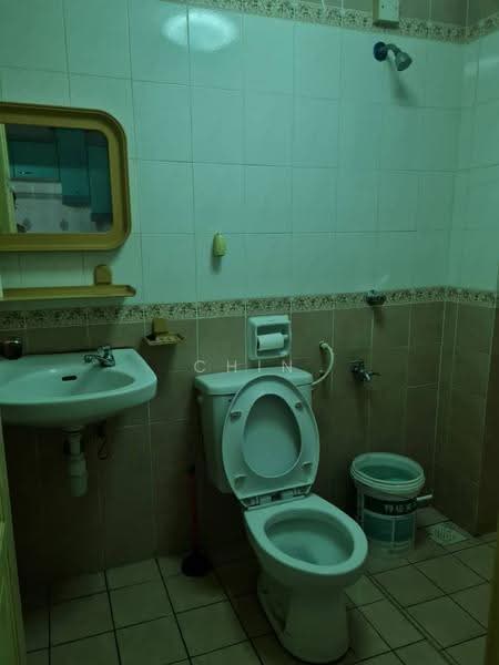 Rumah Teres 2-Tingkat untuk Dijual di Bukit Rahman Putra (Sungai Buloh) - Chin JL - Bathroom - PropertyGuru.com.my