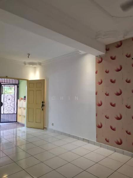 Rumah Teres 2-Tingkat untuk Dijual di Bukit Rahman Putra (Sungai Buloh) - Chin JL - Entrance - PropertyGuru.com.my