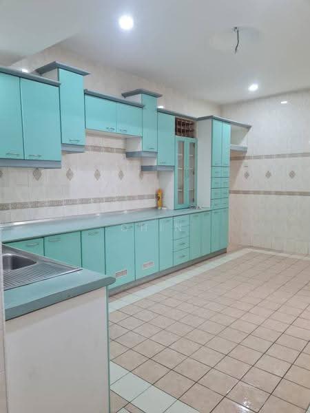 Rumah Teres 2-Tingkat untuk Dijual di Bukit Rahman Putra (Sungai Buloh) - Chin JL - Kitchen - PropertyGuru.com.my