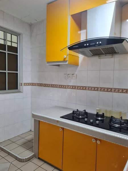 Rumah Teres 2-Tingkat untuk Dijual di Bukit Rahman Putra (Sungai Buloh) - Chin JL - Kitchen - PropertyGuru.com.my
