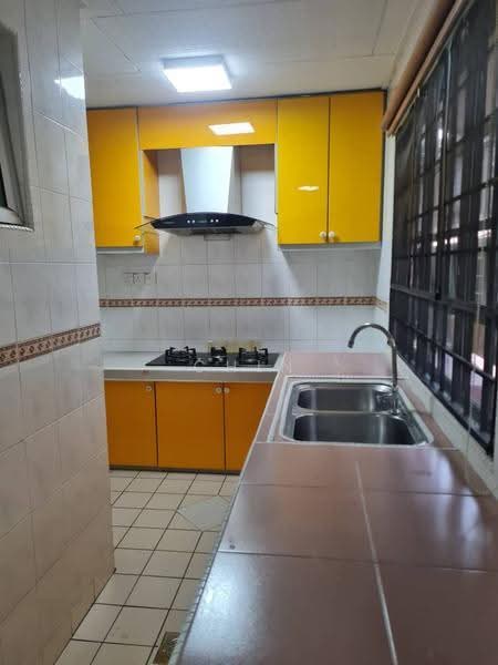 Rumah Teres 2-Tingkat untuk Dijual di Bukit Rahman Putra (Sungai Buloh) - Chin JL - Kitchen - PropertyGuru.com.my