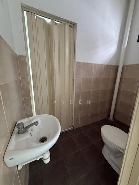 2-storey Terraced House for Sale in Taman Scientex Senai (Senai) - Jayden Ng - Bathroom - PropertyGuru.com.my