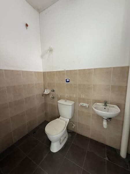 2-storey Terraced House for Sale in Taman Scientex Senai (Senai) - Jayden Ng - Bathroom - PropertyGuru.com.my