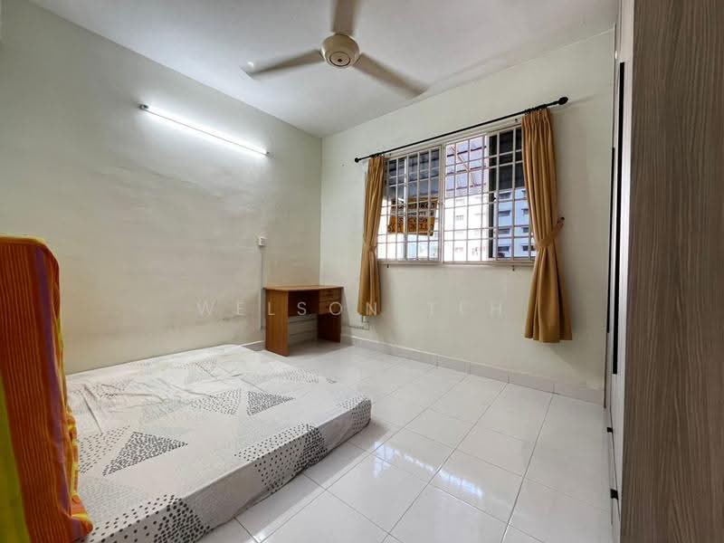 Pangsapuri untuk Dijual di Seri Semarak (Asia Heights) - Welson Teh - Bedroom - PropertyGuru.com.my