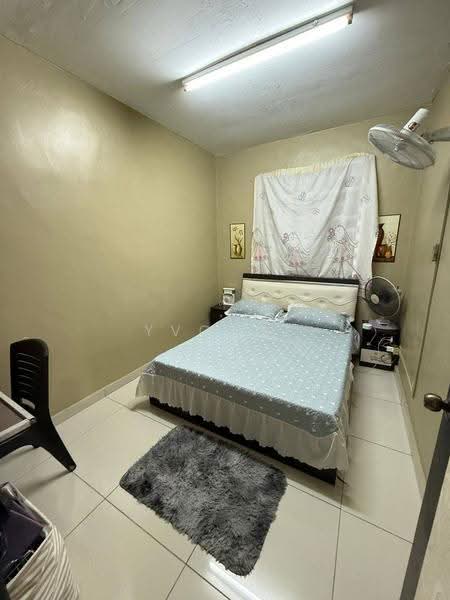 Pangsapuri untuk Dijual di Sri Putra Apartment - Yvonne Lim - Bedroom - PropertyGuru.com.my