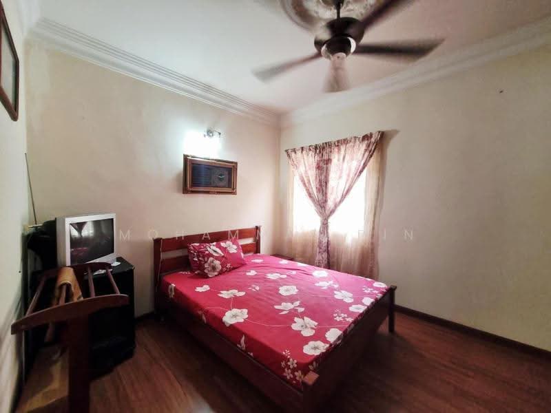 Rumah Berkembar untuk Dijual di Seksyen U9 (Shah Alam) - Mohammad Din Majid - Bedroom - PropertyGuru.com.my